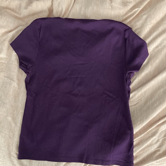 Bundle 3 EUC Tommy Hilfiger v neck t-shirts - Picture 7 of 13